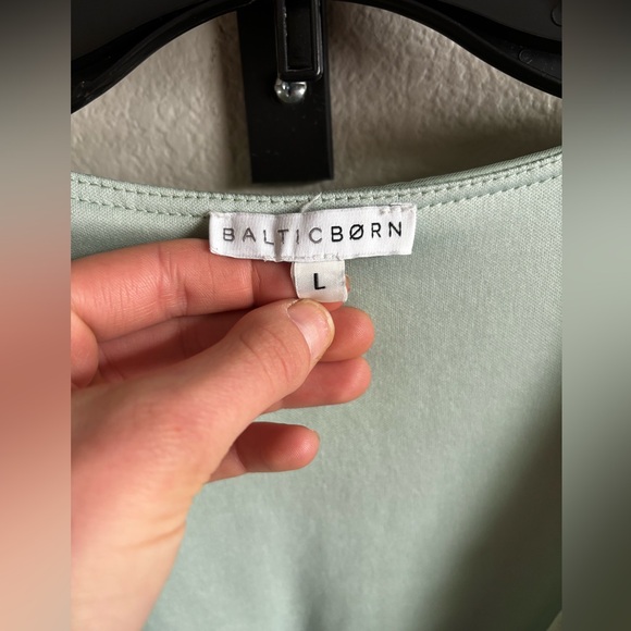 Floral Embroidered Green Maxi Dress - Picture 2 of 4